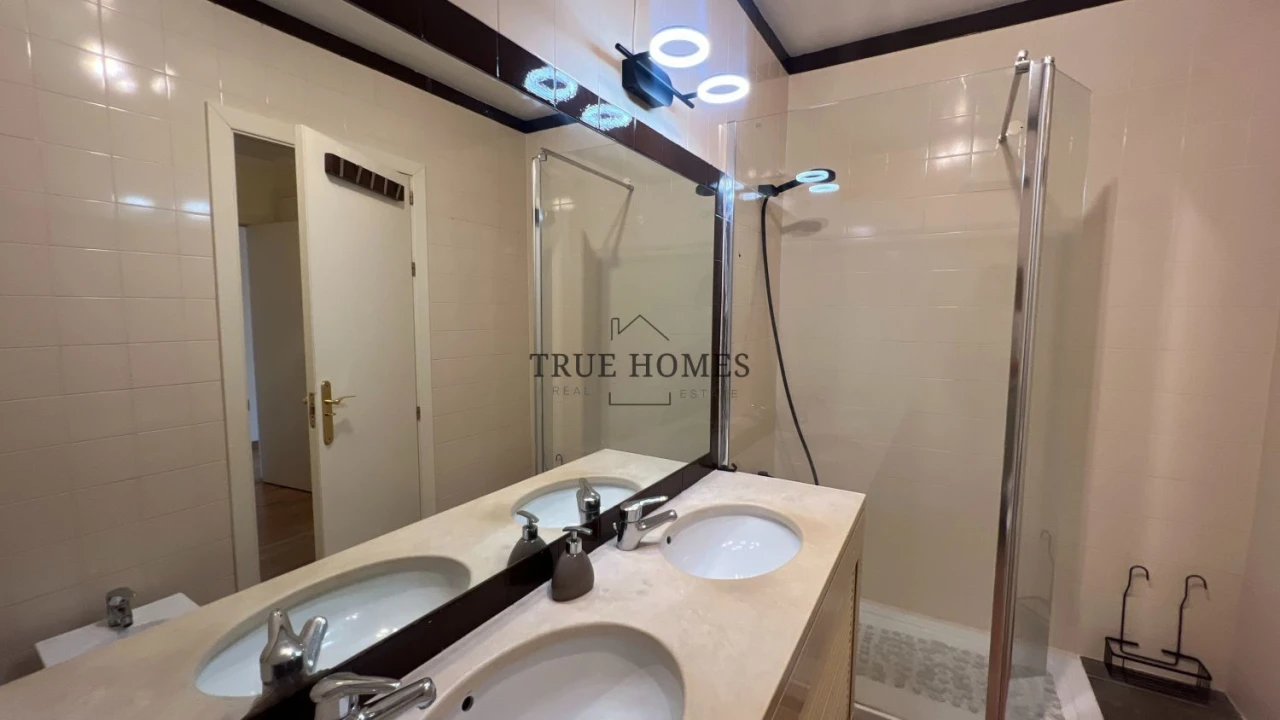 Apartamento T3 para Venda em Charneca de Caparica e Sobreda Foto 23