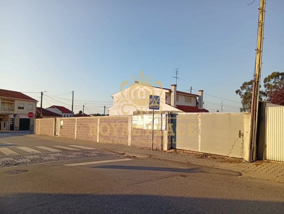 Terreno para Venda em Santa Maria de Lamas Foto 9