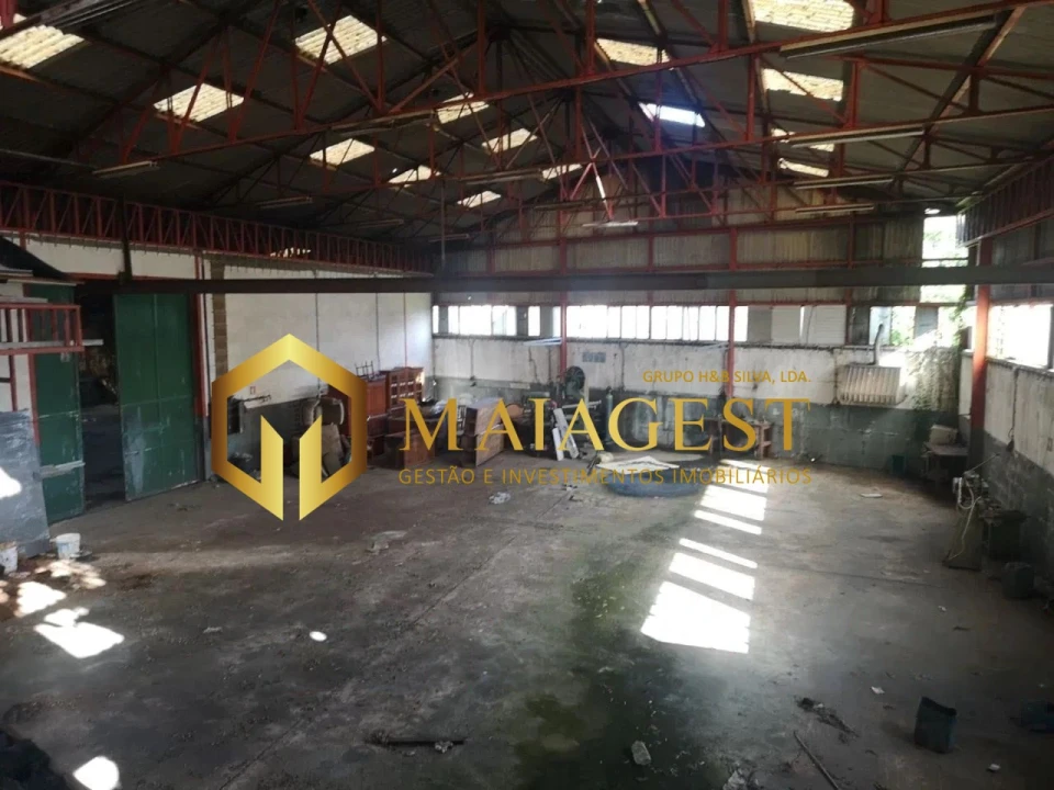 Armazém para Venda em Carvalhosa Foto 1