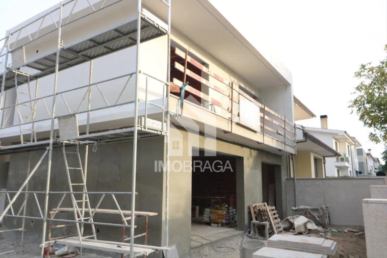 Moradia T4 para Venda em Palmeira Foto 4