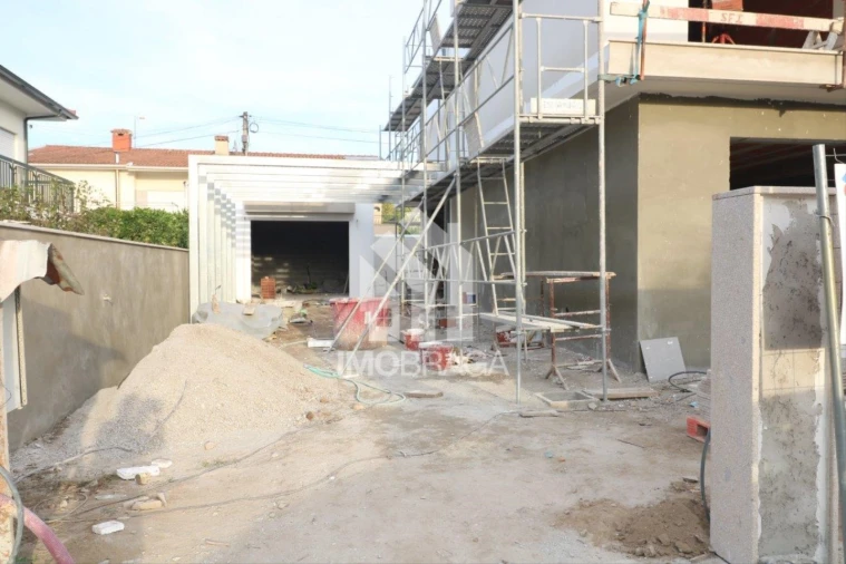 Moradia T4 para Venda em Palmeira Foto 5