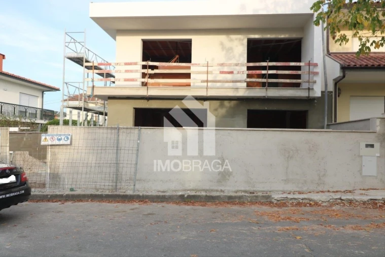 Moradia T4 para Venda em Palmeira Foto 6