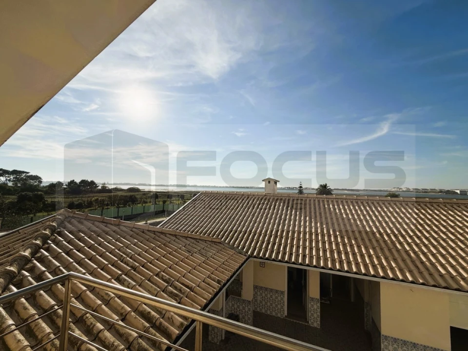 Moradia T4 para Venda em Gafanha da Encarnação Foto 8