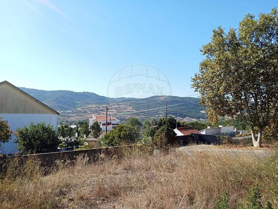 Terreno para Venda em Loures Foto 2