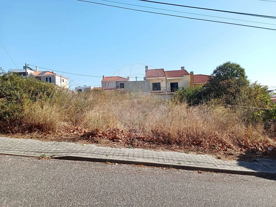 Terreno para Venda em Loures Foto 4