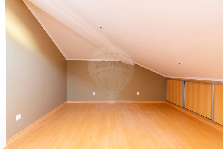 Moradia T4 para Venda em A dos Cunhados e Maceira Foto 23