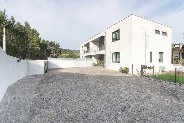 Moradia T4 para Venda em Macieira de Cambra Foto 45