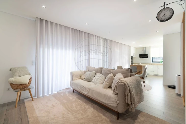 Moradia T4 para Venda em Macieira de Cambra Foto 7