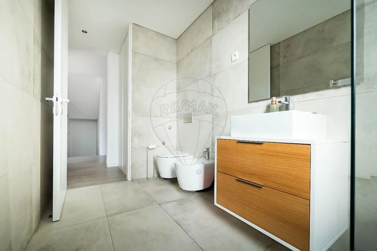 Moradia T4 para Venda em Macieira de Cambra Foto 12