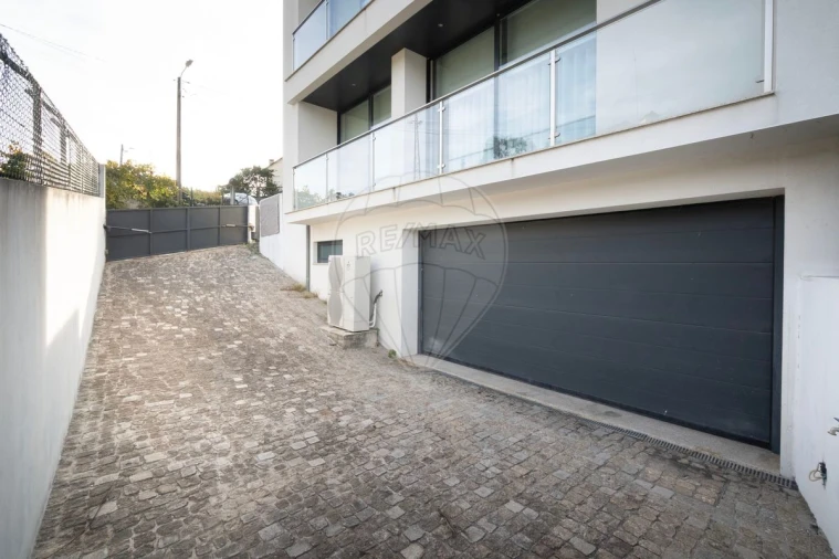 Moradia T4 para Venda em Macieira de Cambra Foto 43