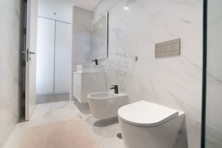 Moradia T4 para Venda em Macieira de Cambra Foto 34