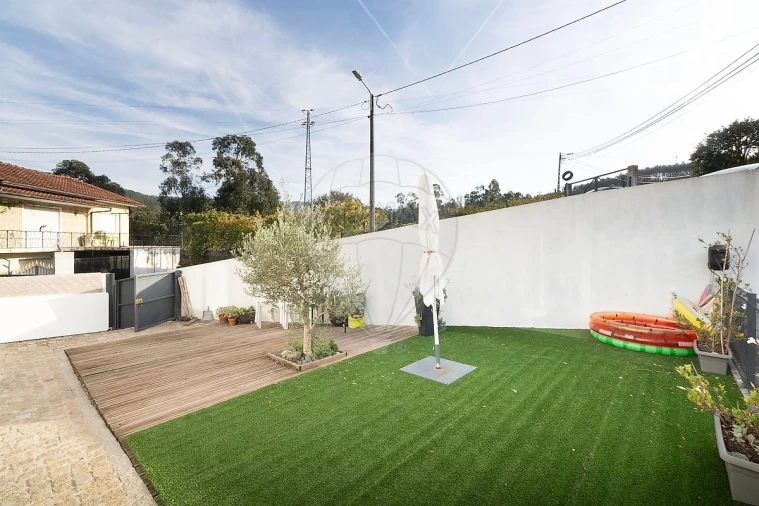 Moradia T4 para Venda em Macieira de Cambra Foto 4