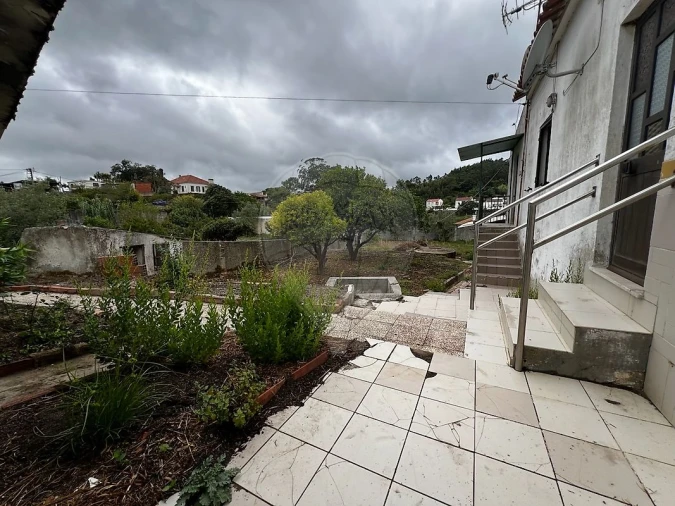 Moradia T2 para Venda em Lousa Foto 6