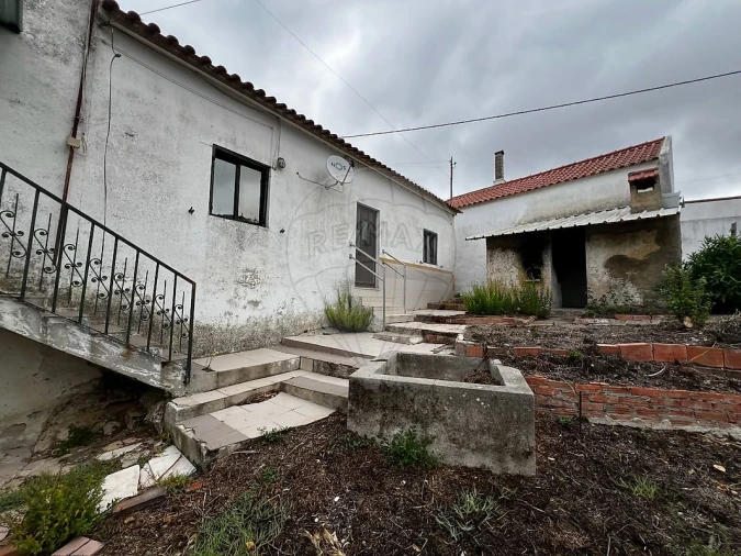 Moradia T2 para Venda em Lousa Foto 5