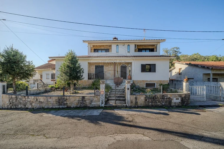 Moradia T3 para Venda em Recardães e Espinhel Foto 1