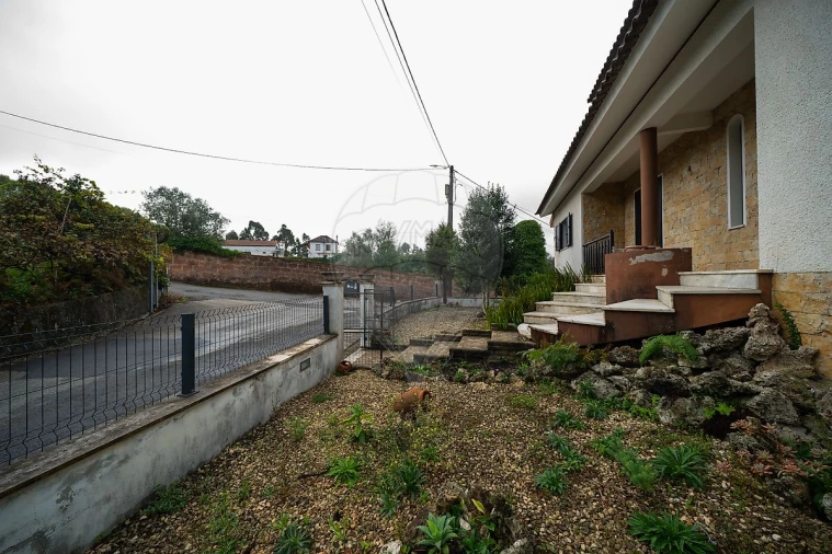 Moradia T3 para Venda em Recardães e Espinhel Foto 30