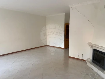 Apartamento T2 para Venda em Rio de Mouro
