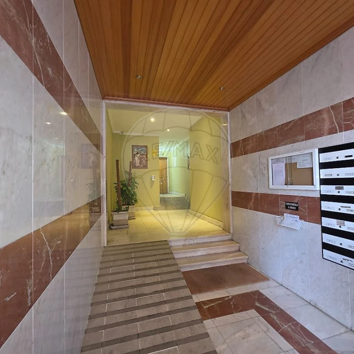 Apartamento T2 para Venda em Rio de Mouro Foto 26