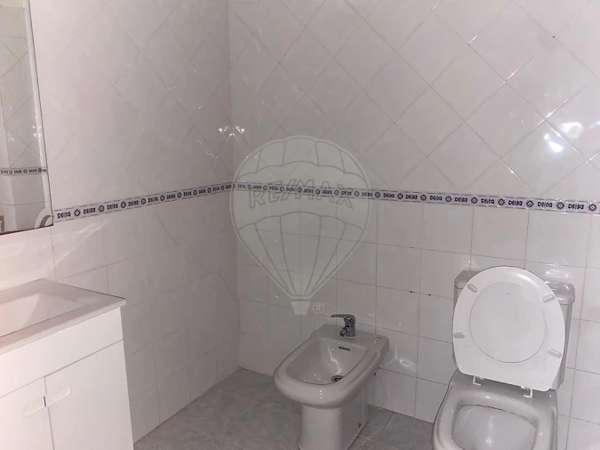 Apartamento T2 para Venda em Rio de Mouro Foto 23