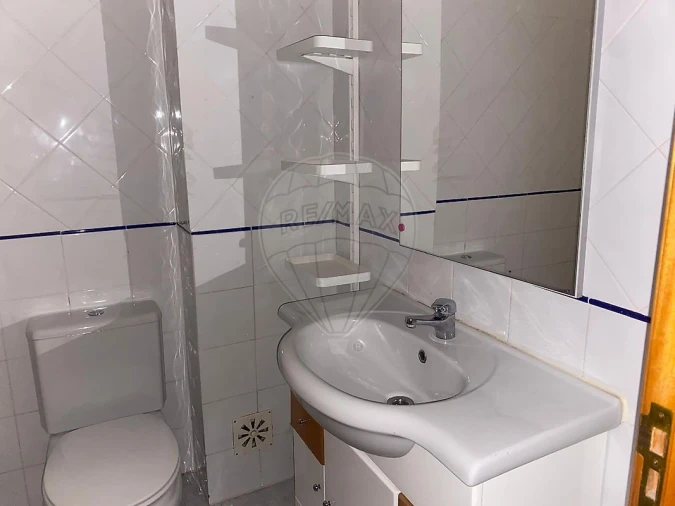Apartamento T2 para Venda em Rio de Mouro Foto 8