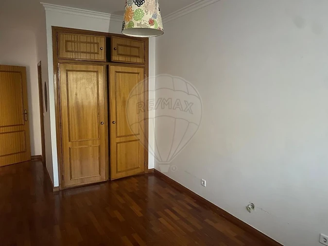 Apartamento T2 para Venda em Rio de Mouro Foto 29