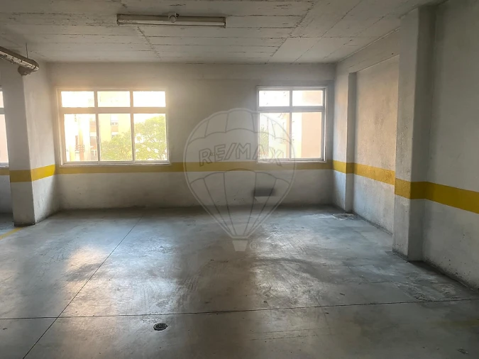 Apartamento T2 para Venda em Rio de Mouro Foto 40