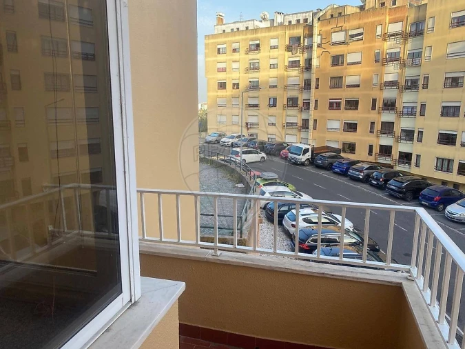Apartamento T2 para Venda em Rio de Mouro Foto 12