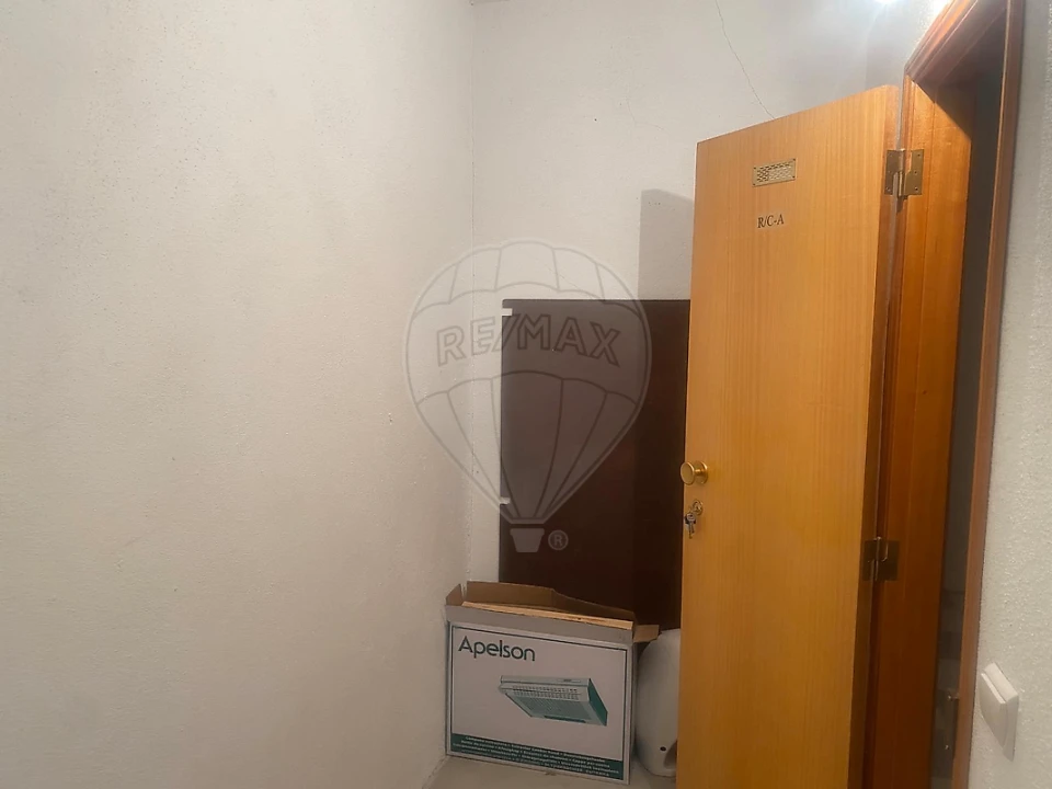 Apartamento T2 para Venda em Rio de Mouro Foto 38