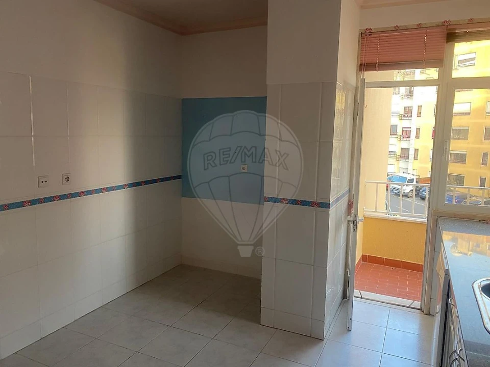 Apartamento T2 para Venda em Rio de Mouro Foto 24