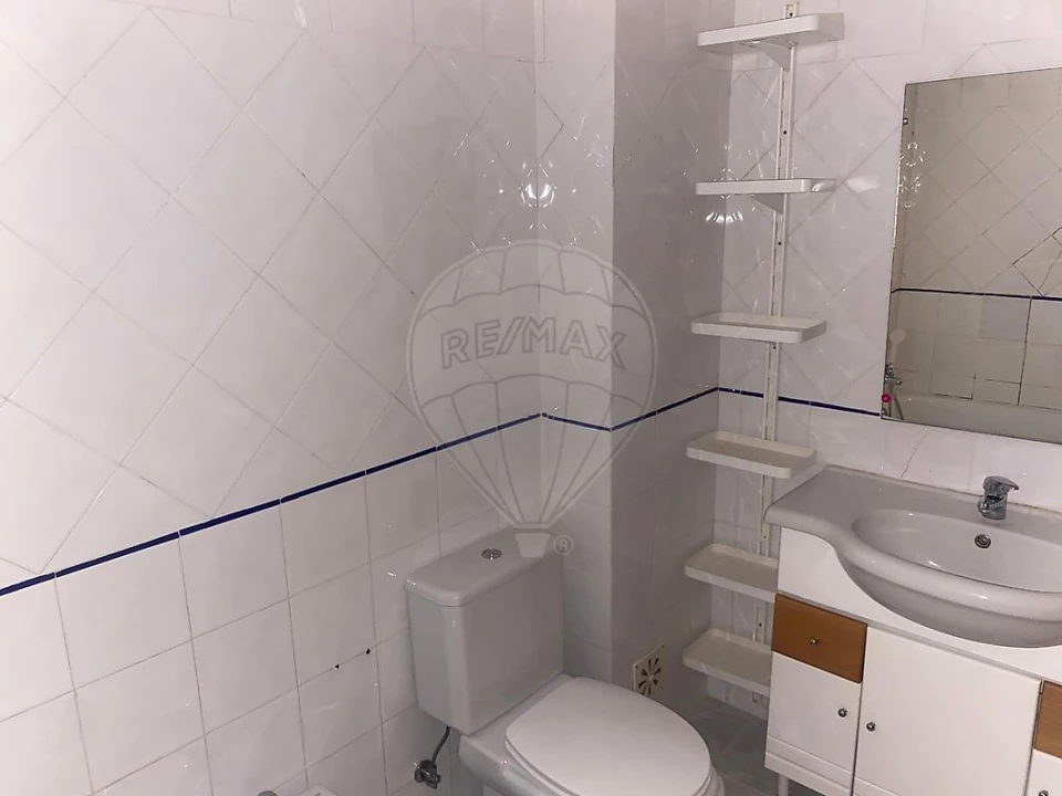 Apartamento T2 para Venda em Rio de Mouro Foto 13