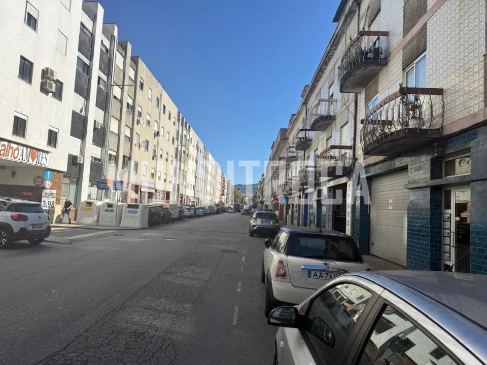 Armazém para Venda em Braga (São José de São Lázaro e São João do Souto) Foto 1
