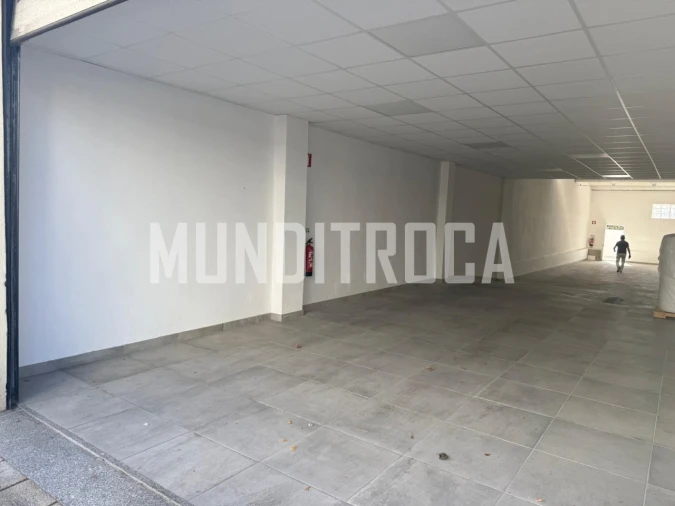 Armazém para Venda em Braga (São José de São Lázaro e São João do Souto) Foto 2