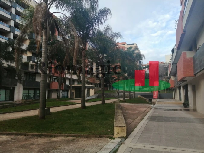 Loja para Venda em Algés, Linda-A-Velha e Cruz Quebrada-Dafundo Foto 8