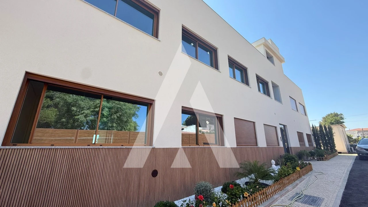 Apartamento T2 para Venda em Quarteira Foto 30