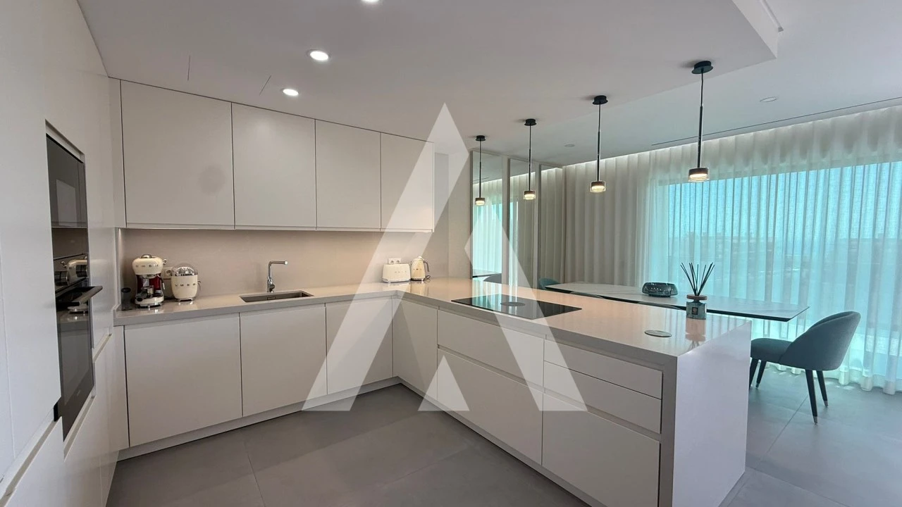 Apartamento T2 para Venda em Quarteira Foto 3