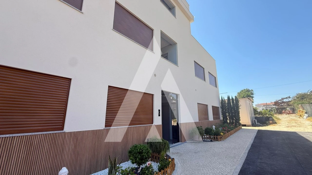 Apartamento T2 para Venda em Quarteira Foto 5