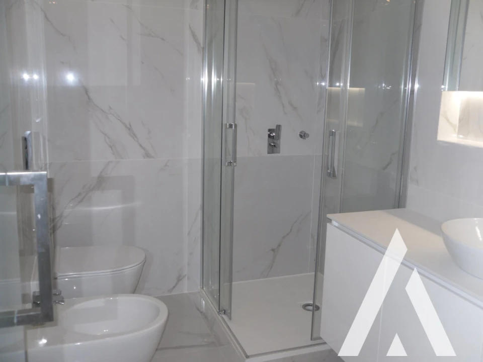 Apartamento T3 para Venda em Carcavelos e Parede Foto 28