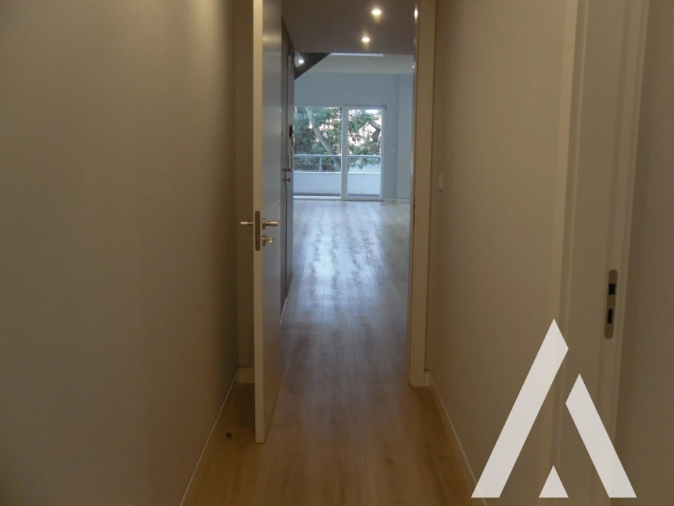 Apartamento T3 para Venda em Carcavelos e Parede Foto 46