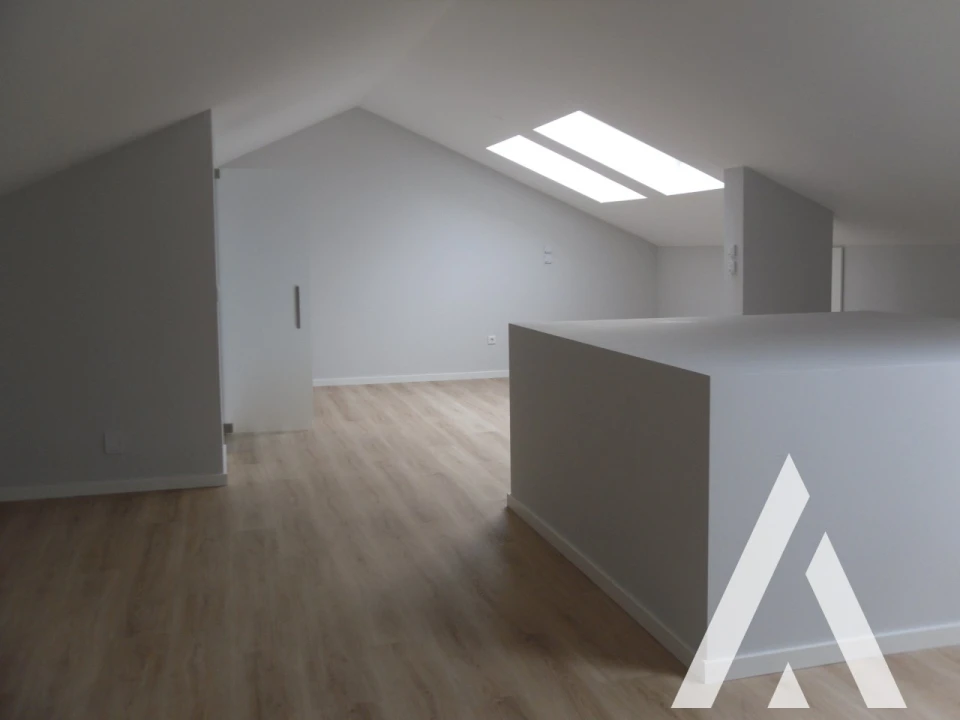Apartamento T3 para Venda em Carcavelos e Parede Foto 31