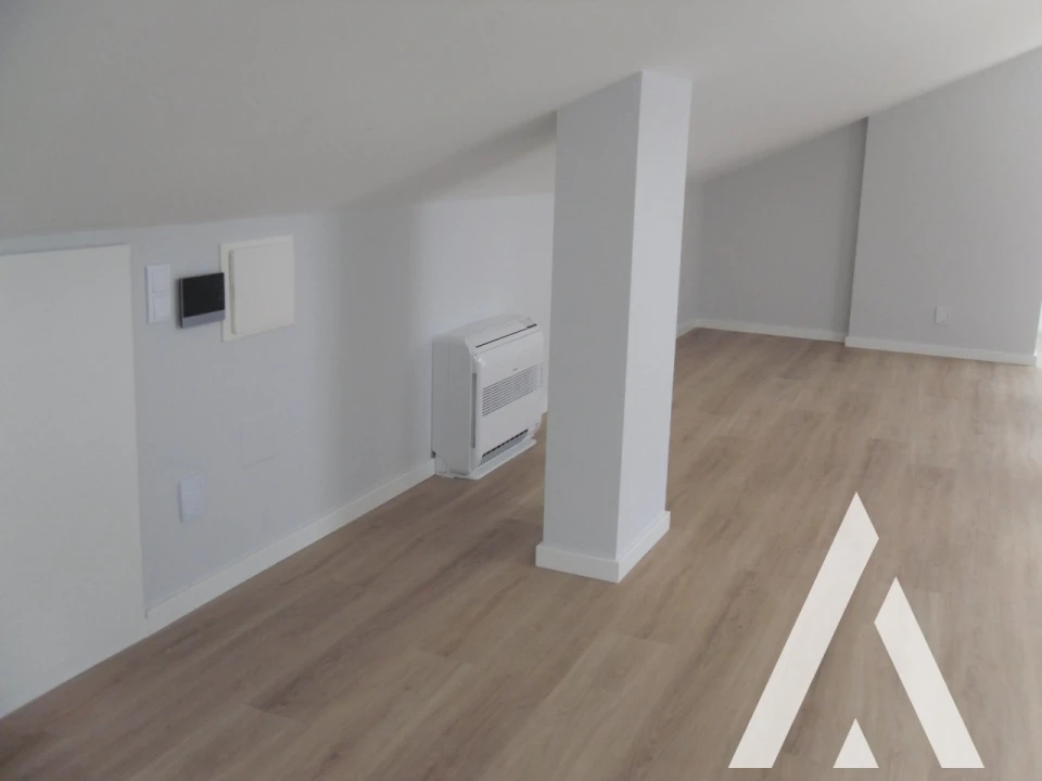 Apartamento T3 para Venda em Carcavelos e Parede Foto 32