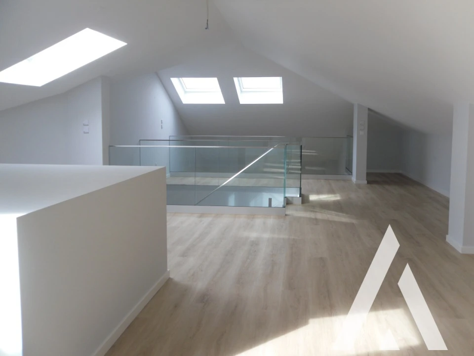 Apartamento T3 para Venda em Carcavelos e Parede Foto 35