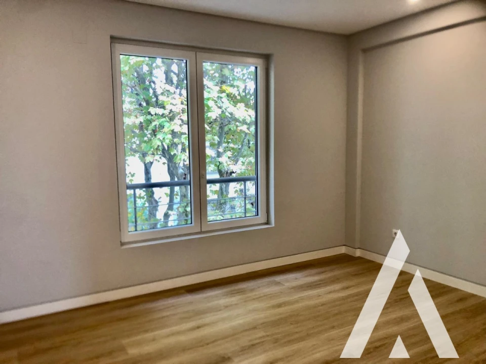 Apartamento T3 para Venda em Carcavelos e Parede Foto 74