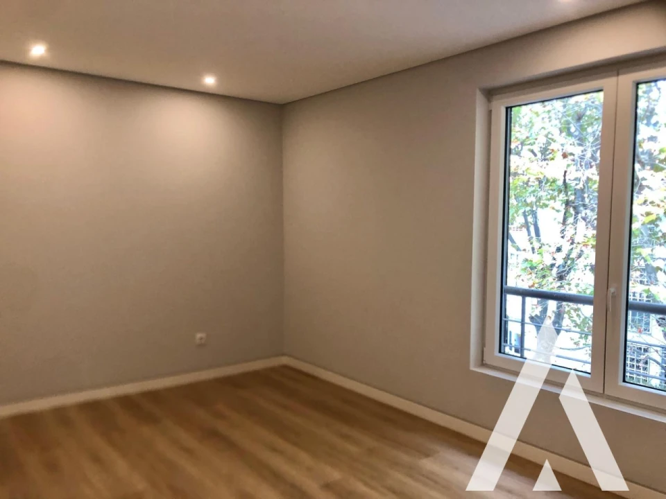 Apartamento T3 para Venda em Carcavelos e Parede Foto 75