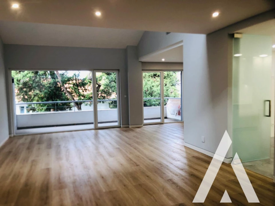 Apartamento T3 para Venda em Carcavelos e Parede Foto 90