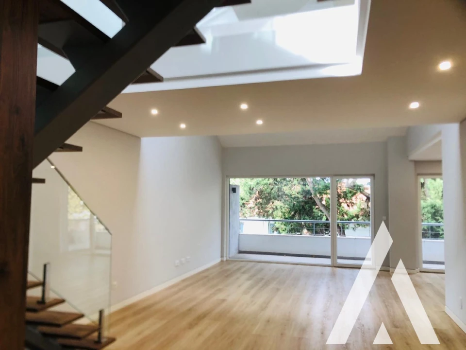 Apartamento T3 para Venda em Carcavelos e Parede Foto 92