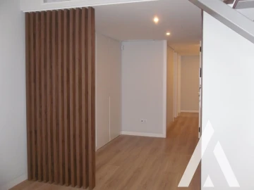 Apartamento T3 para Venda em Carcavelos e Parede
