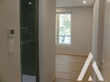Apartamento T3 para Venda em Carcavelos e Parede