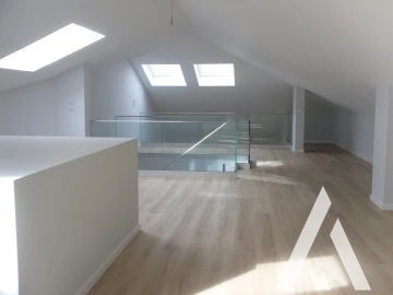 Apartamento T3 para Venda em Carcavelos e Parede