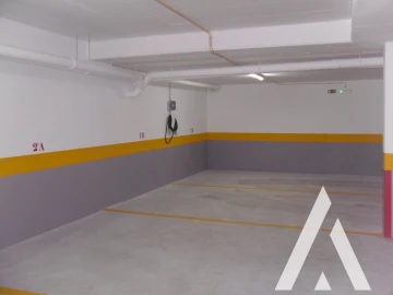 Apartamento T3 para Venda em Carcavelos e Parede