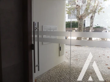 Apartamento T3 para Venda em Carcavelos e Parede